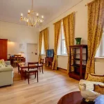 Отель Urlaubsresidenz Marstall Und Kanzlei Im Schlossensemble