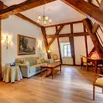 Urlaubsresidenz Marstall Und Kanzlei Im Schlossensemble 4* Люббенау