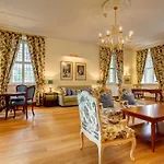 Urlaubsresidenz Marstall Und Kanzlei Im Schlossensemble