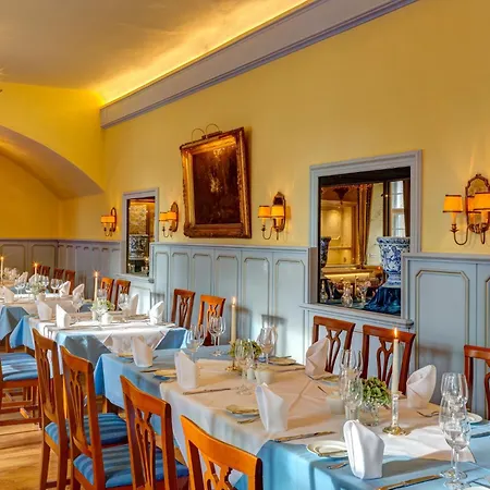 호텔 Urlaubsresidenz Marstall Und Kanzlei Im Schlossensemble 4*