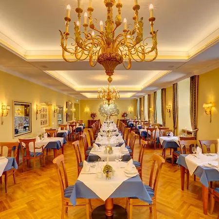 Urlaubsresidenz Marstall Und Kanzlei Im Schlossensemble לובנאו