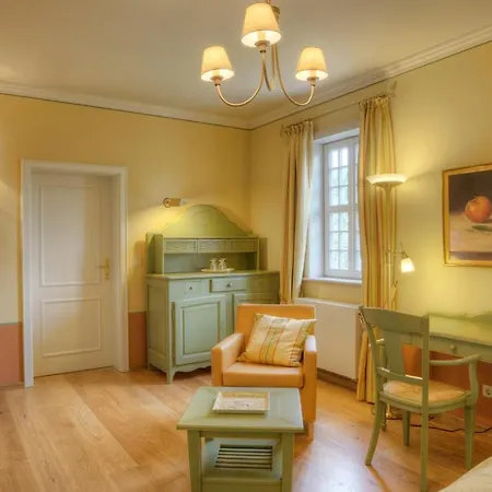 Hotel Urlaubsresidenz Marstall Und Kanzlei Im Schlossensemble Lübbenau