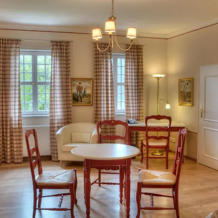 Hotel Urlaubsresidenz Marstall Und Kanzlei Im Schlossensemble 4*