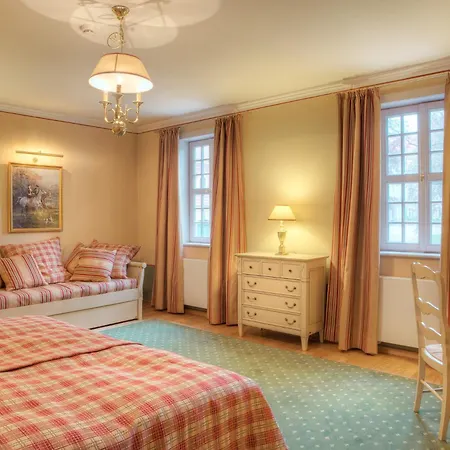 Urlaubsresidenz Marstall Und Kanzlei Im Schlossensemble 호텔 뤼베나우