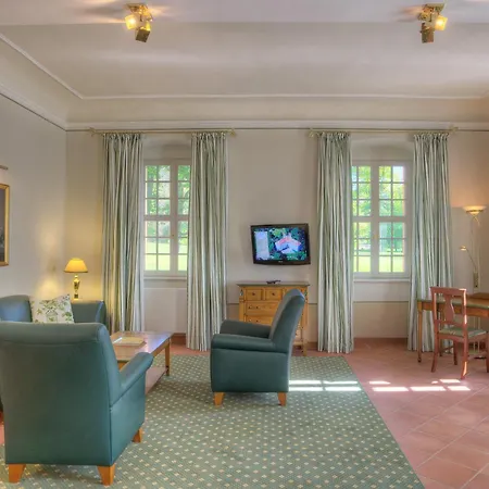 Urlaubsresidenz Marstall Und Kanzlei Im Schlossensemble 호텔 뤼베나우