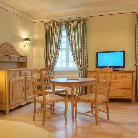 호텔 Urlaubsresidenz Marstall Und Kanzlei Im Schlossensemble 뤼베나우