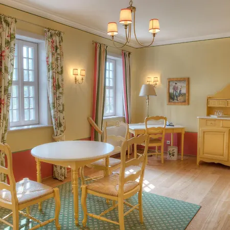 Hotel Urlaubsresidenz Marstall Und Kanzlei Im Schlossensemble Lübbenau