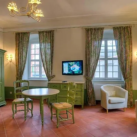 Urlaubsresidenz Marstall Und Kanzlei Im Schlossensemble 4*