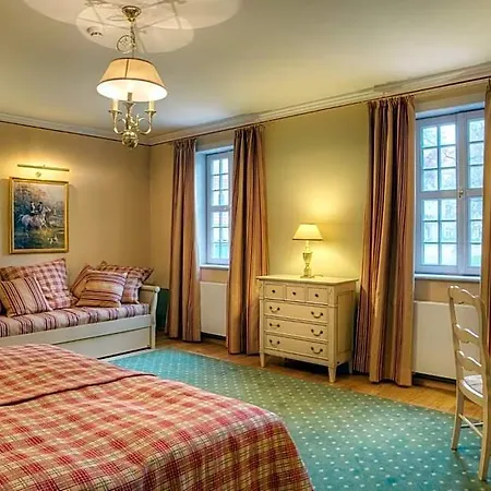 Urlaubsresidenz Marstall Und Kanzlei Im Schlossensemble Hotel Luebbenau