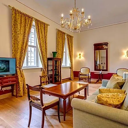 Urlaubsresidenz Marstall Und Kanzlei Im Schlossensemble
