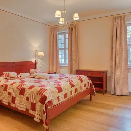 Hotel Urlaubsresidenz Marstall Und Kanzlei Im Schlossensemble Luebbenau