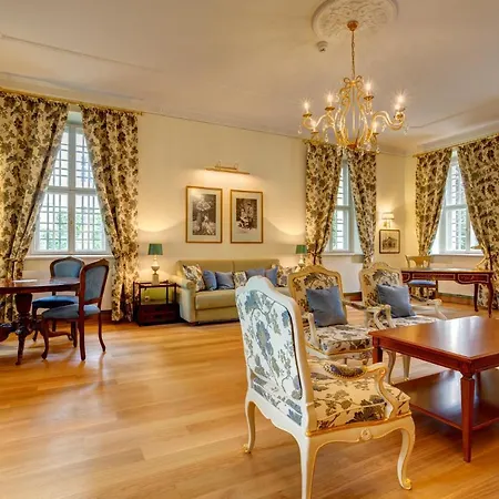 Urlaubsresidenz Marstall Und Kanzlei Im Schlossensemble