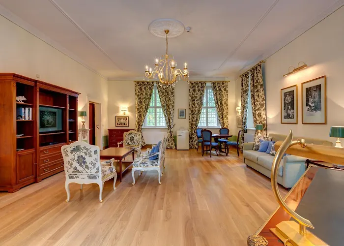 Urlaubsresidenz Marstall Und Kanzlei Im Schlossensemble Hotel 4*