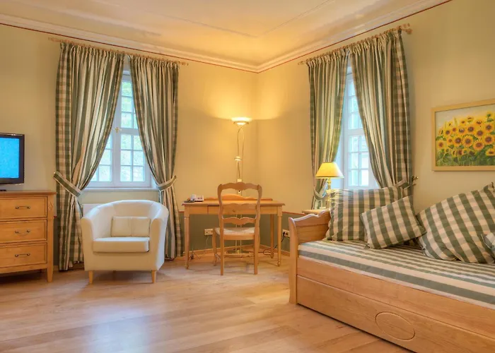 Hotel Urlaubsresidenz Marstall Und Kanzlei Im Schlossensemble 4*