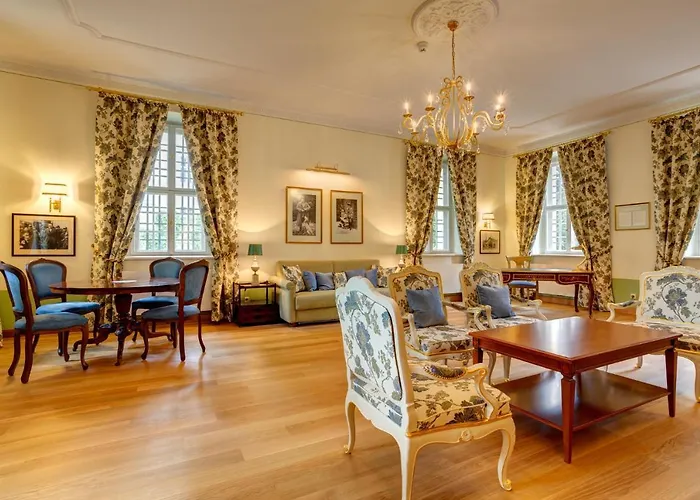 Urlaubsresidenz Marstall Und Kanzlei Im Schlossensemble